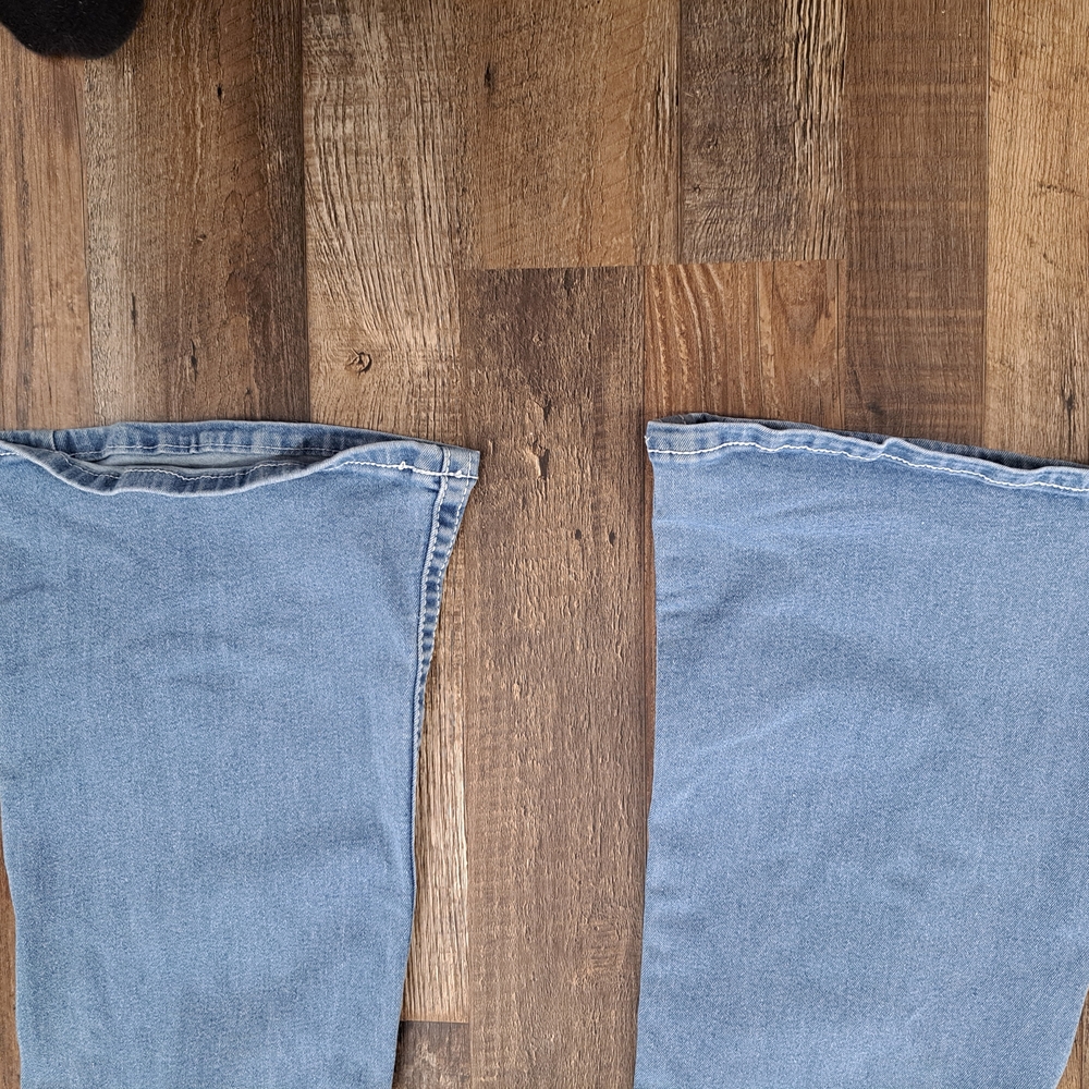 BAMBOO Light Blue Flare Jeans with Embroidered Pockets - Picture 3 of 4